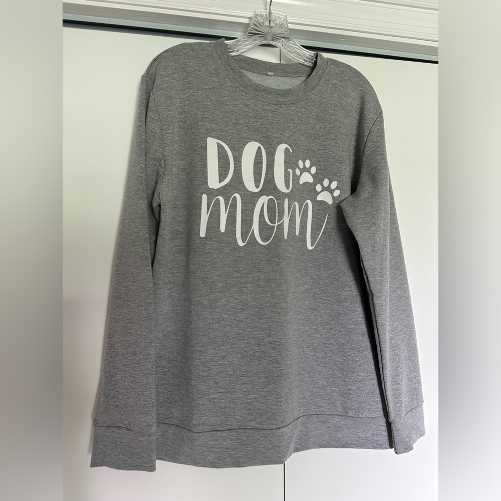 Medium sized sweatshirt “Dog Mom”